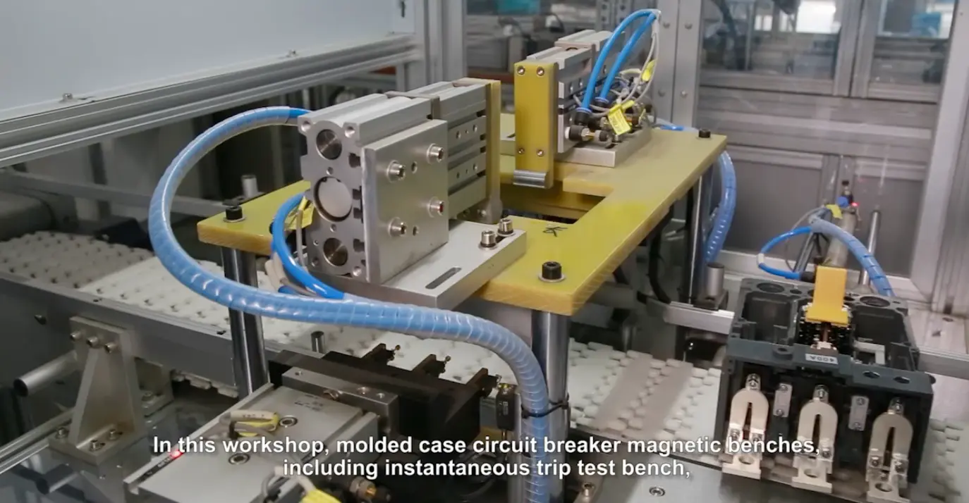 Thermal Adjustable Moulded Case Circuit Breaker